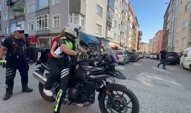 Kimliğini evde unutan öğrenciyi polis sınava yetiştirdi