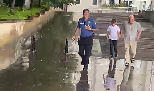 Kimliğini kaybeden öğrenciyi polis sınava yetiştirdi