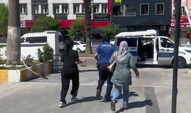 Kimliğini unutan öğrenciye polis yardım etti