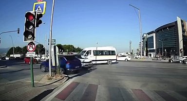 Kırmızı ışık ihlali kazaya neden oldu