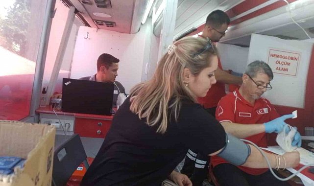 Kızılay'dan sıcaklara karşı akşam mesaisi