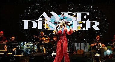 Koçarlı'da çam fıstığı festivali Ayşe Dinçer konseriyle taçlandı