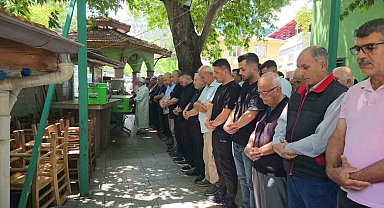 Kocasının öldürdüğü Aslıhan öğretmen ve babası toprağa verildi