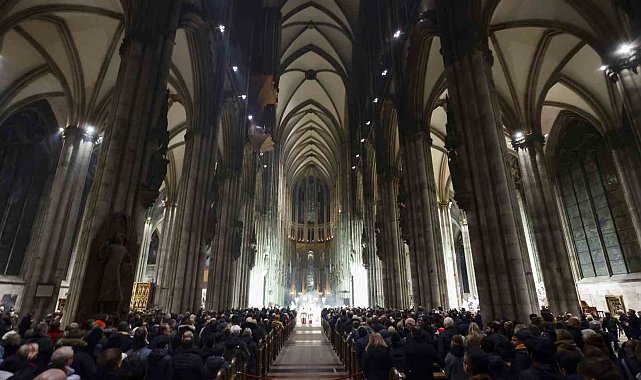 Köln Katedrali, 1 Temmuz'dan itibaren turistlerden 12 Euro giriş ücreti alacak