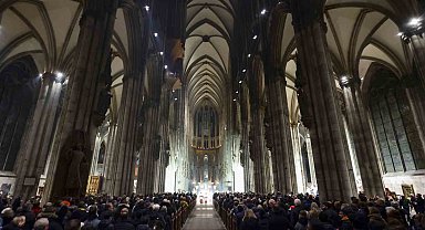 Köln Katedrali, 1 Temmuz'dan itibaren turistlerden 12 Euro giriş ücreti alacak