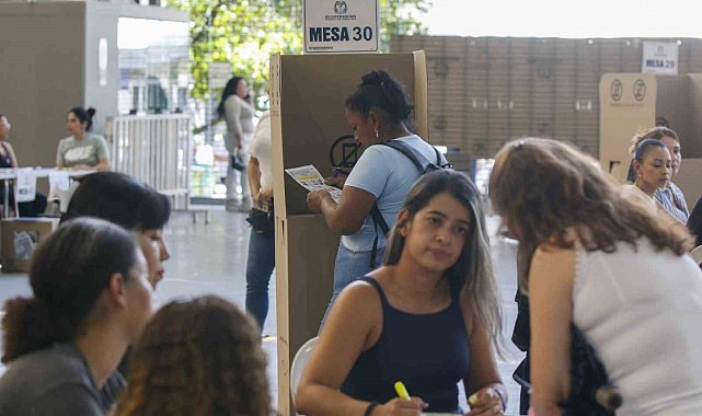 Kolombiya'da devlet başkanlığı seçimi ikinci tura kaldı
