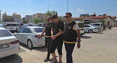 Kolundaki dövme 33 yıllık firari dolandırıcıyı yakalattı