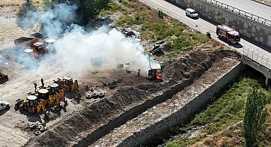Konteynerdeki ani patlama zabıta ekiplerinin ve vatandaşların büyük tehlike atlatmasına neden oldu