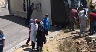 Kontrolden çıkan halk otobüsü devrildi: 1 yaralı
