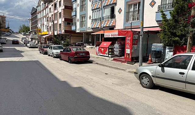 Kontrolden çıkan kamyoneti içine atlayarak durdurmayı başaran fırıncı facianın önüne geçti