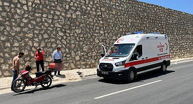 Kontrolden çıkan motosiklet devrildi: 1 yaralı