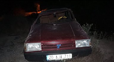Kontrolden çıkan otomobil dereye düştü: 2 yaralı