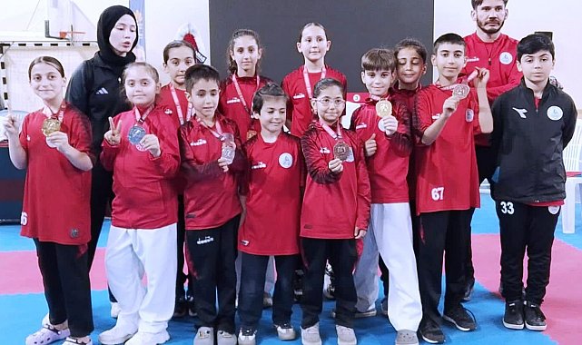 Körfezli karateciler İstanbul'dan 11 madalyayla döndü