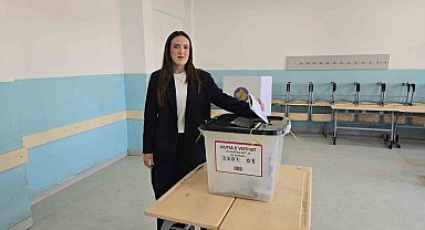 Kosova'daki genel seçimlerde Başbakan Kurti'nin partisi yüzde 47,13 oyla birinci oldu