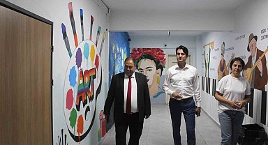 Köyceğiz'de okul duvarları renklendirildi