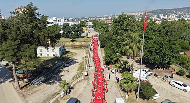 Kozan'da 106 metrelik bayrakla kurtuluş coşkusu