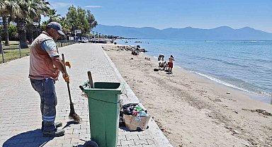 Kuşadası'da bayramtatilinde 3 bin 67 ton çöp toplandı