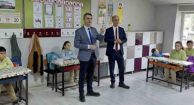 Kütahya ASE Sosyal Bilimler Lisesi'nden Güldüren köyü okuluna anlamlı ziyaret