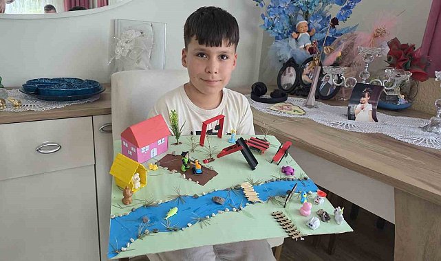 Kütahya'da 3. sınıf öğrencisi Göktuğ Okayay'ın dikkat çeken "Doğal Yaşam" maketi