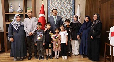 Kütahya'da Afgan kardeşlerin şehitlikteki vefa örneği takdirle karşılandı