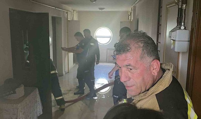 Kütahya'da apartmanda yangın paniği: 2 kişi dumandan etkilendi