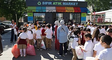 Kütahya'da Çevre Haftası'nda öğrencilerden doğaya destek