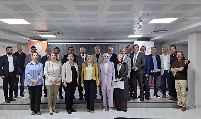 Kütahya'da Eğitim Kurumları Yönetici Yetiştirme Programı tamamlandı