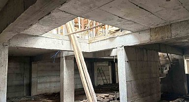 Kütahya'da inşaatta iskele çöktü: 4 işçi yaralandı