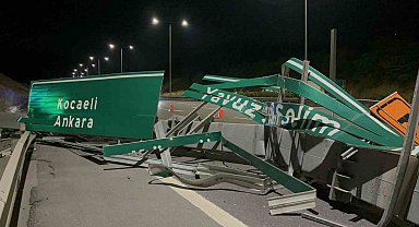 Kuzey Marmara Otoyolu'nda kamyonun açılan damperi tabelaya çarptı: Kapanan yol trafiğe açıldı