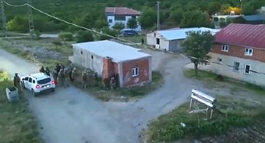 Malatya'da, JASAT operasyonunda 2 firari yakalandı