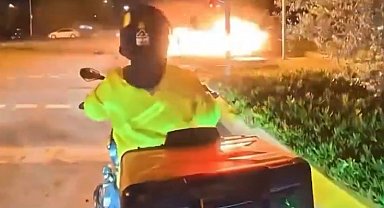 Maltepe Sahili'nde kazada otomobil alev topuna döndü: 2'si ağır 4 yaralı