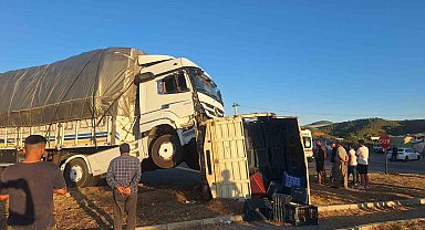 Manavgat'ta tır ile kamyonetin çarpıştığı kazada 1 kişi yaralandı