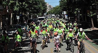 Manisa'da Yeşilay'dan sağlıklı yaşam için bisiklet turu