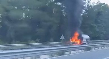 Marmaris'te mazot tankeri alev aldı, facia son anda önlendi