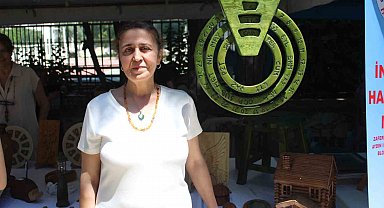 Maya takvimini andıran ahşap eser ilgi odağı oldu