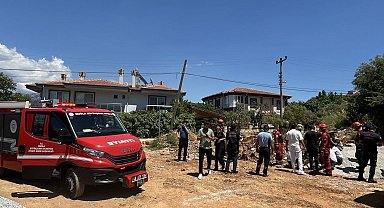 Menteşe'de altyapı çalışmasında işçi toprak altında kaldı