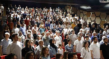 Merkezefendi Belediyesi Kent Tiyatrosu'nda yılsonu heyecanı