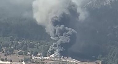 Mermer ocağındaki şantiye barakasında çıkan yangında 1 işçi hayatını kaybetti