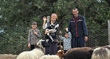 Mersin'de bir koyun alamayan aile sürü sahibi oldu