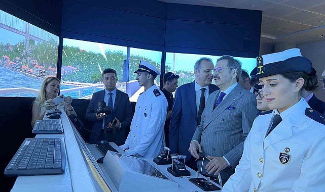 Mersin'de Denizcilik Fakültesi binası hizmete açıldı