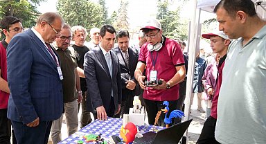 Meslek lisesi öğrencilerinin yaptığı ürünler görücüye çıktı