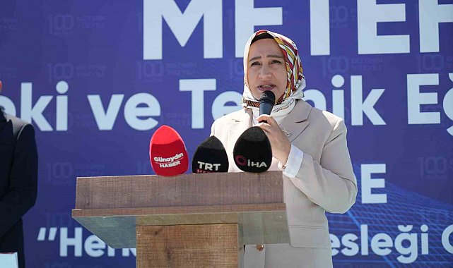 Mesleki Eğitim Fuarı'nda öğrenciler projelerini tanıttı