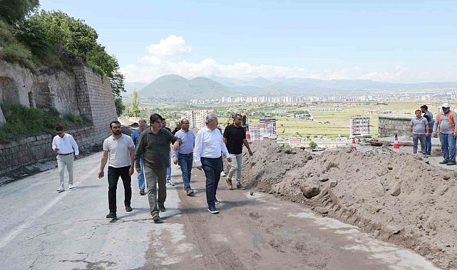 Mimarsinan mahallesinde çöken istinat duvarında inceleme yapıldı