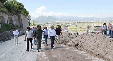 Mimarsinan mahallesinde çöken istinat duvarında inceleme yapıldı