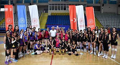 Mini Kızlar Voleybol Müsabakaları sona erdi