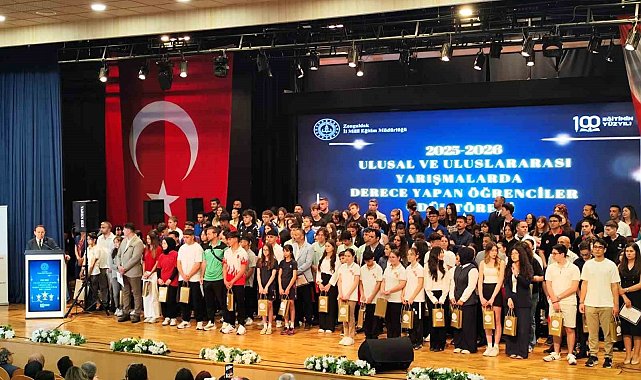 Mollabey Ortaokulu öğrencilerine Türkiye dereceleri için ödül