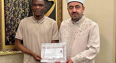 Müslüman olan Zambiyalı Singoma Musa ismini aldı