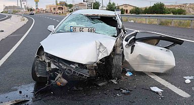 Nevşehir'de otomobil direğe çarptı: 1 çocuk ölü, 3 yaralı