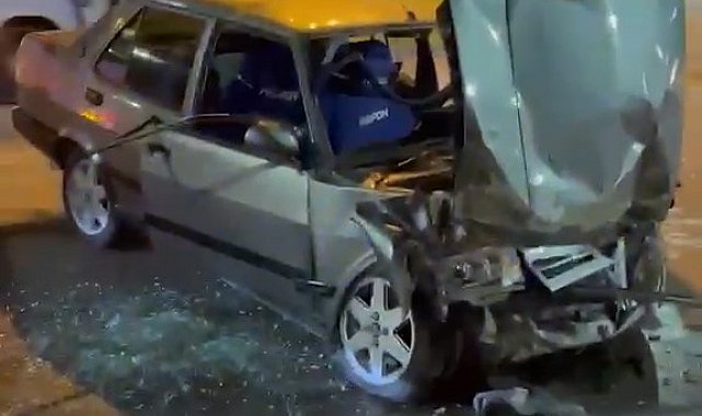 Niğde-Bor yolunda trafik kazası: 4 kişi yaralandı