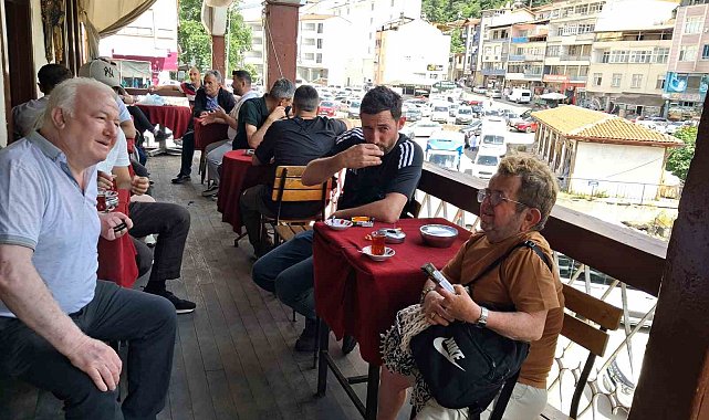 Niksar'da yaşayan 1 metrelik adam ilçenin neşe kaynağı oldu